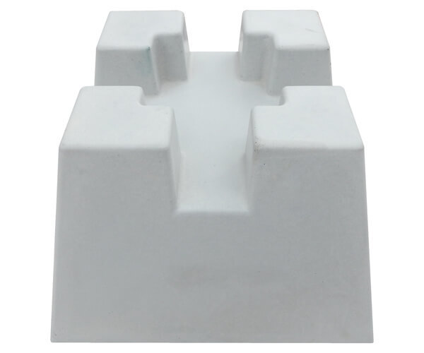 Фундаментный блок с фиксацией бруса №1